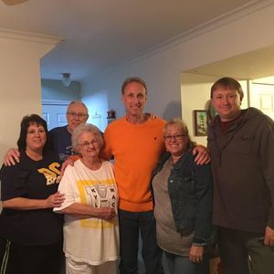 Meet your Posher, Larry